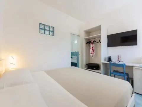 Poseidonia Rooms - Photo 2