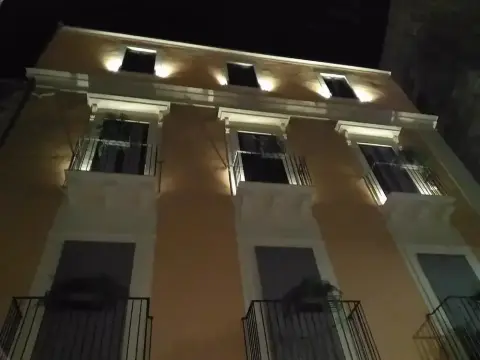 Preluna Central Palace - Photo 2