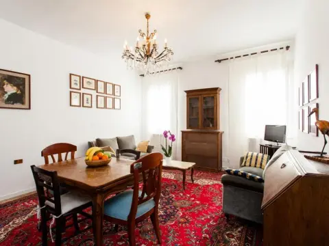 Prince Apartments - Photo 2