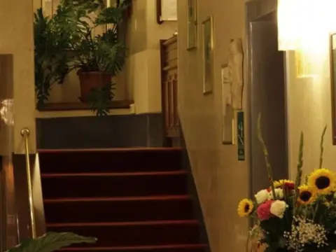 Privilege Hotel - Photo 2