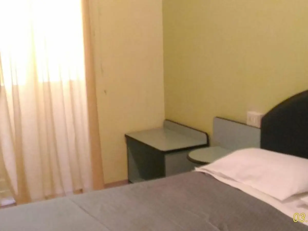 R&B Hotel