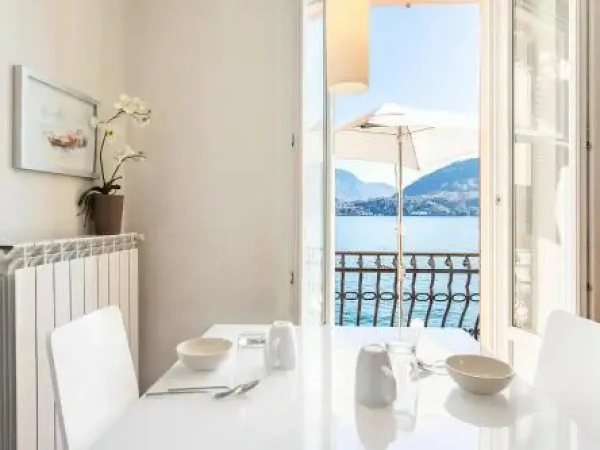 Rodrigo Lake Side Suite