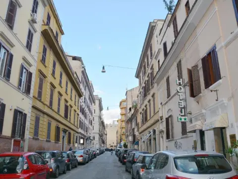 Roma Carina - Photo 3