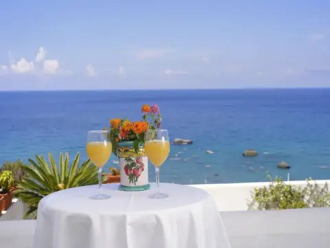 "room in B&B - Ischia, Forio With a Breathtaking View, Above the Poseidon Gardens for 5 People" - Photo 3