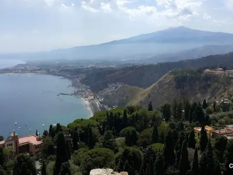 Room in B&B - Lg Giarre Apartment in Italy - Photo 2