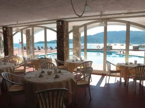 Royal Sporting - Photo 1