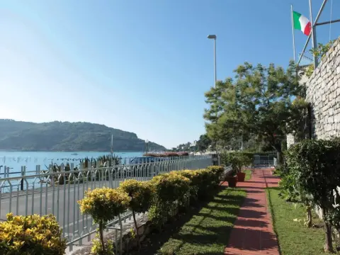 Royal Sporting - Photo 4