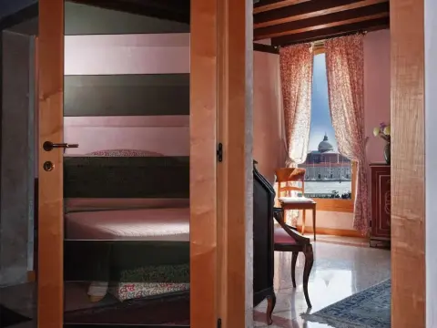 San Simeon Apartments - Photo 3