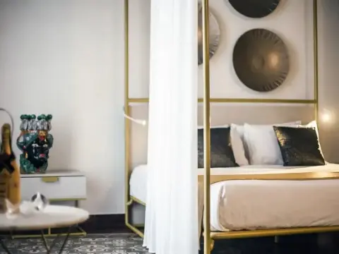 Scene Suites Apartments - Photo 1