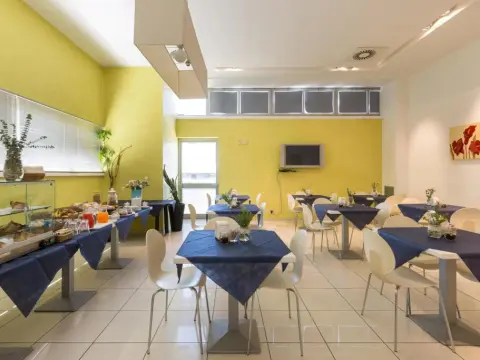 Silver Hotel by BarbarHouse - Photo 2