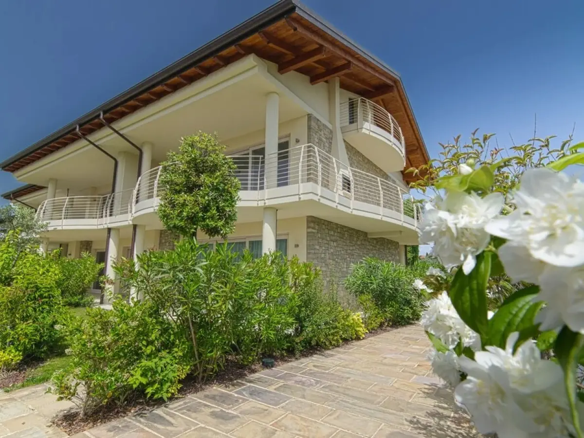 Sirmione Halldis Apartments