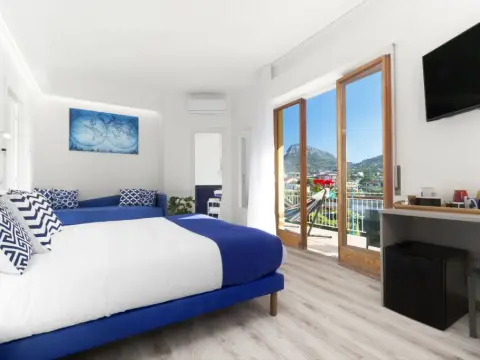 Sirocco Suites - Photo 4