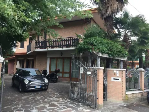 Sister's Residence - Photo 1