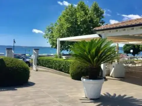 Skipper White Guest House - Photo 4