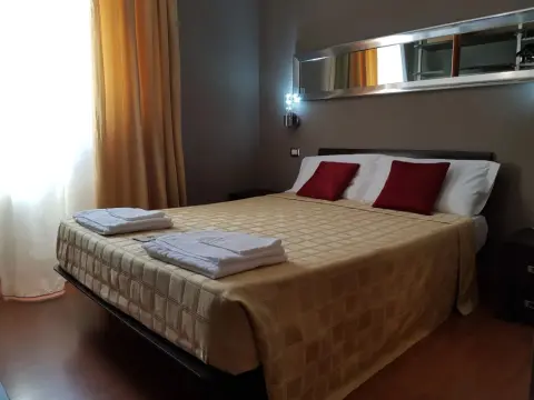 Small Hotel Royal - Photo 3