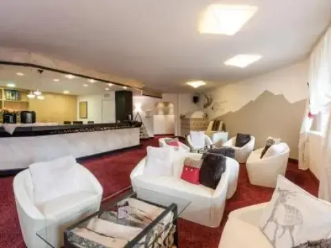 Sporthotel Alpenrose - Photo 2