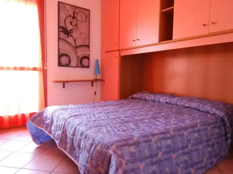 Sun Drenched Seaside Holiday Home with Pool near Venice - Photo 3