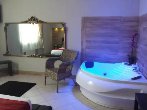 Thair Hotel - Photo 1