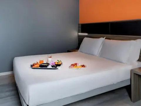The Aries Hotel - Photo 2
