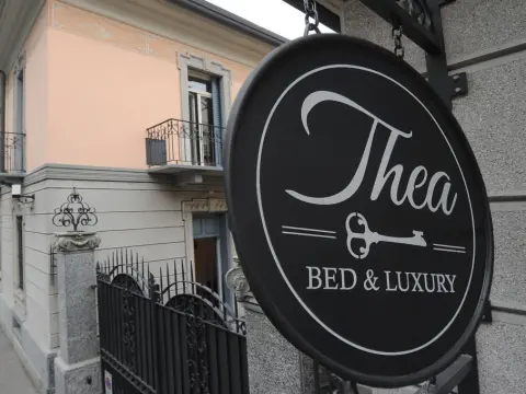 Thea Monza - Photo 1