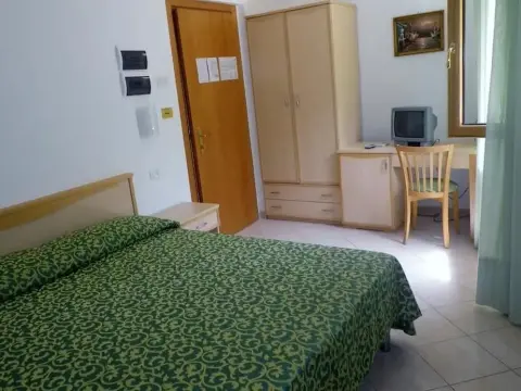 Touring Hotel - Photo 4