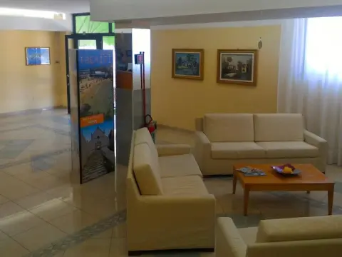 Touring Hotel - Photo 2