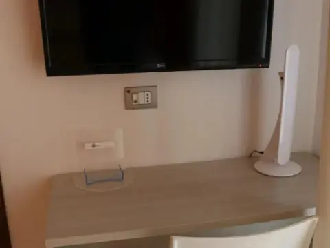 Tourist Hotel - Photo 3