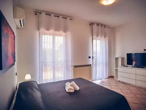 Travelershome 7metri Ciampino Guesthouse - Photo 2