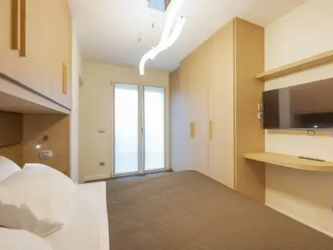 Venice New Luxury Penthouse with parking - Photo 3