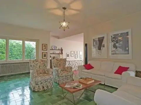 Villa Cappelletta Entire Villa Directly Lake Front With Private Dock 2 - Photo 2