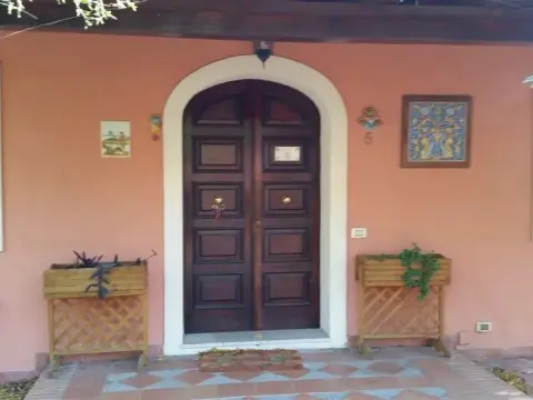Villa Carmelas - Photo 1