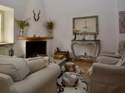 Villa Castelli Romani with Garden - Photo 2