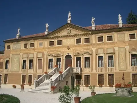 Villa Curti - Photo 1