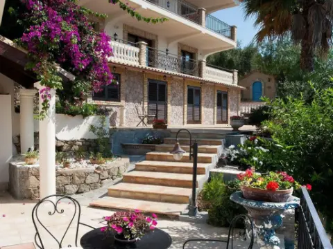 Villa Finù, balcone di Goethe B&B - Photo 2