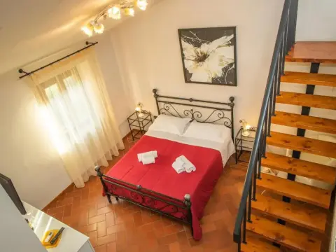 Villa Norcenni Aparthotel - Photo 2