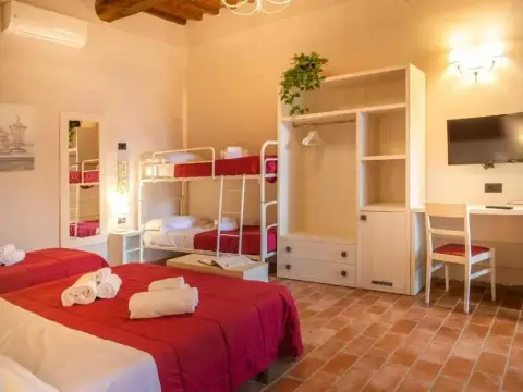 Villa Norcenni Aparthotel - Photo 3