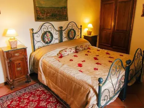 Villa Resort in Tuscany - Photo 2