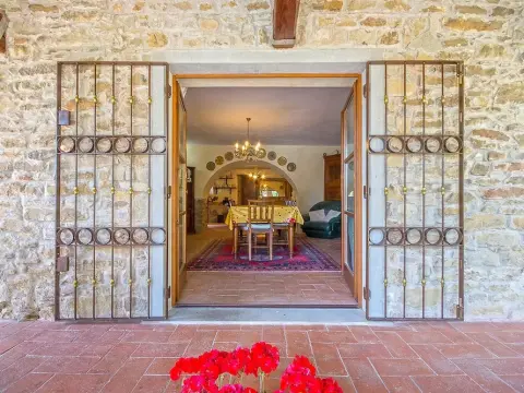 Villa With 5 Bedrooms in Arezzo, With Private Pool, Furnished Terrace - Photo 1