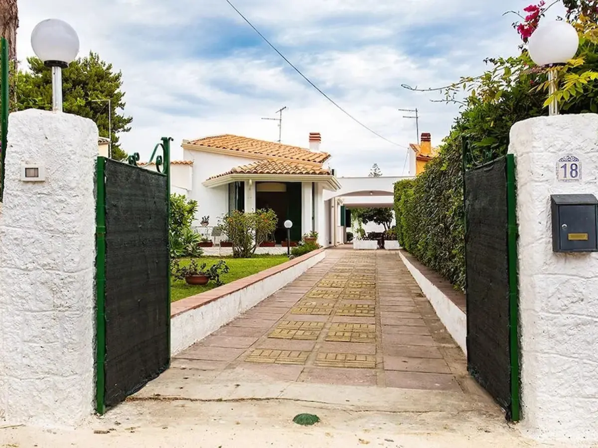 Villino a Fontane Bianche by Wonderful Italy