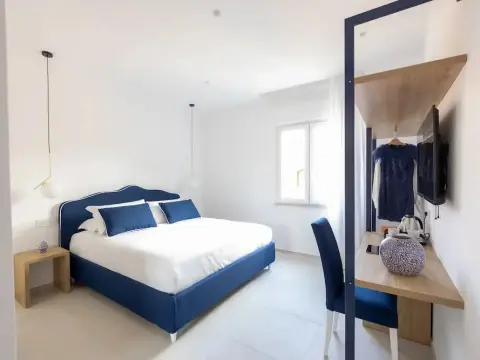 Vittoria Rooms Sorrento - Photo 4