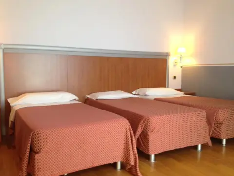 West Florence Hotel - Photo 3