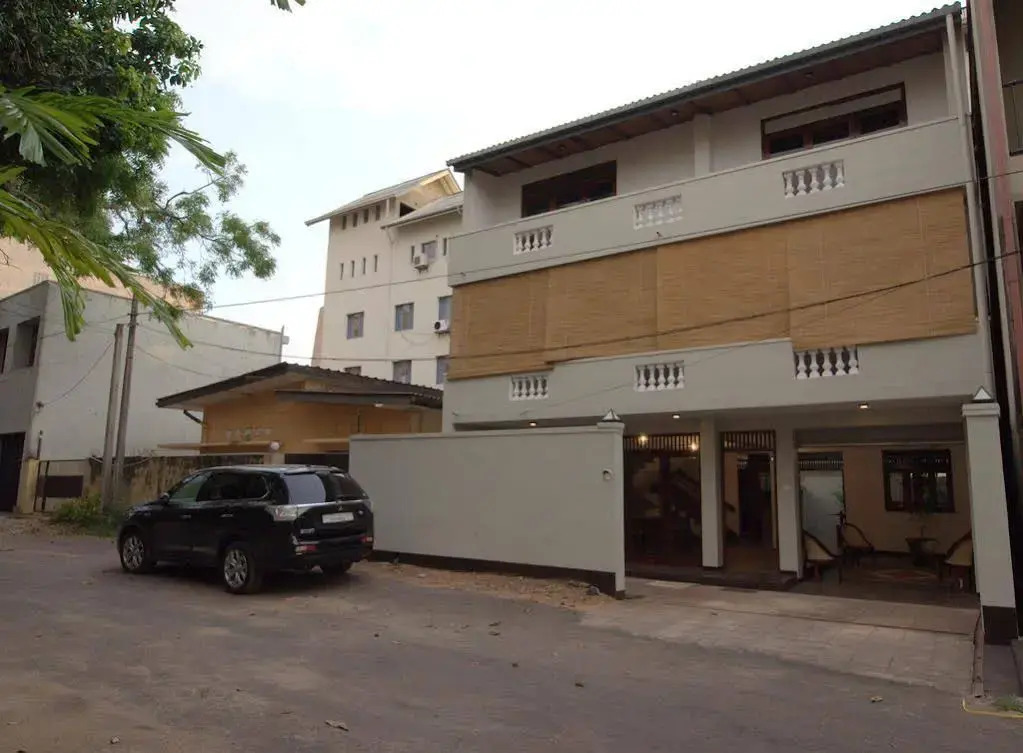 Lanka Hostels Colombo - Photo 1