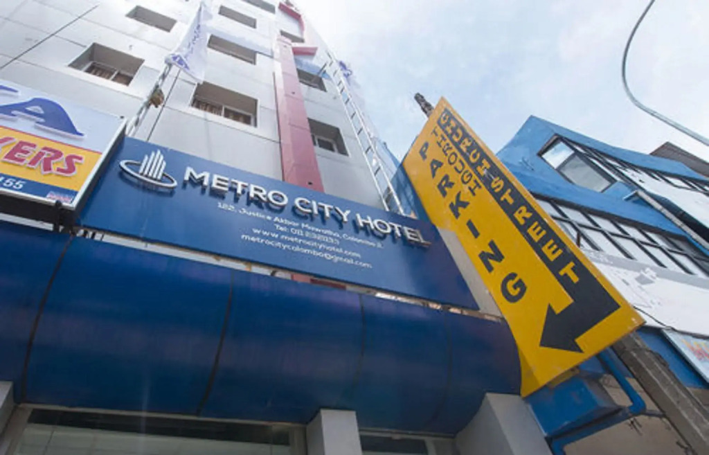 Metro City Hotel - Photo 1