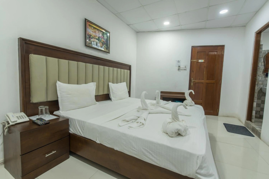 Metro City Hotel - Photo 3