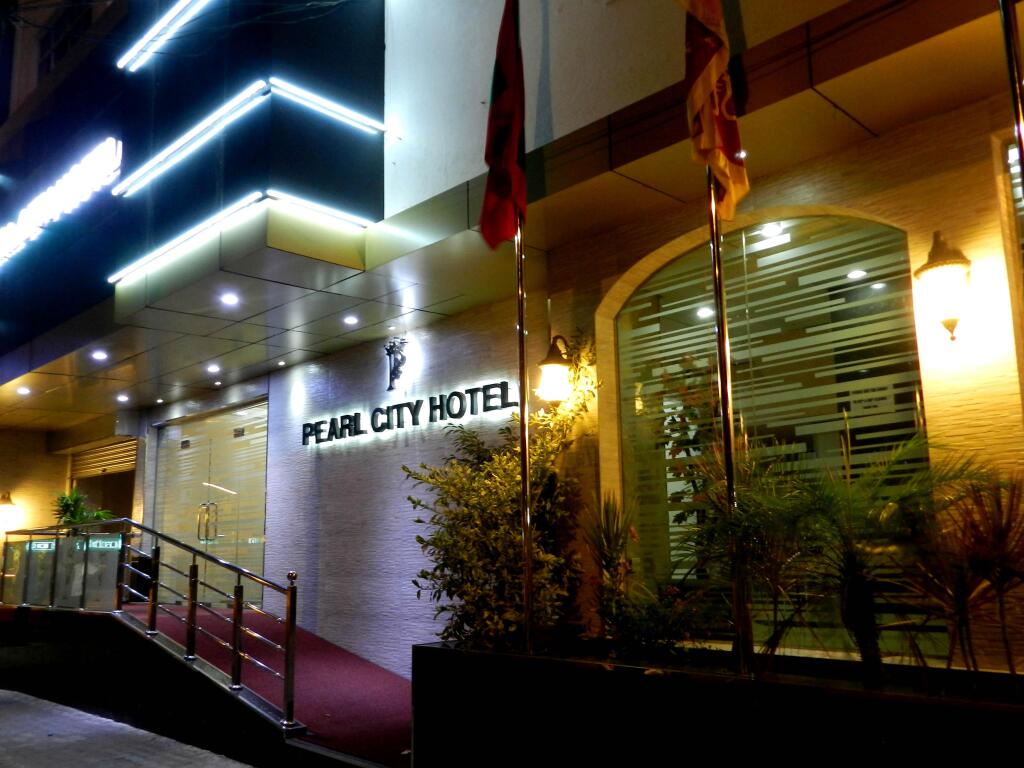Pearl City Hotel - Photo 1