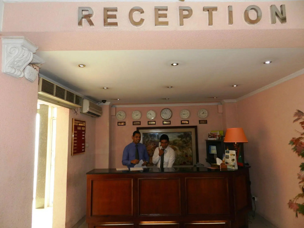 Pearl City Hotel - Photo 2