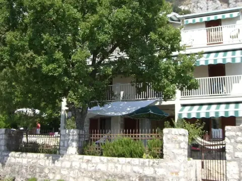 Apartmani KUCA PERIC - Foto 1