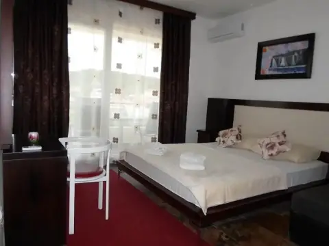 Apartments and Rooms Four Roses - Photo 4