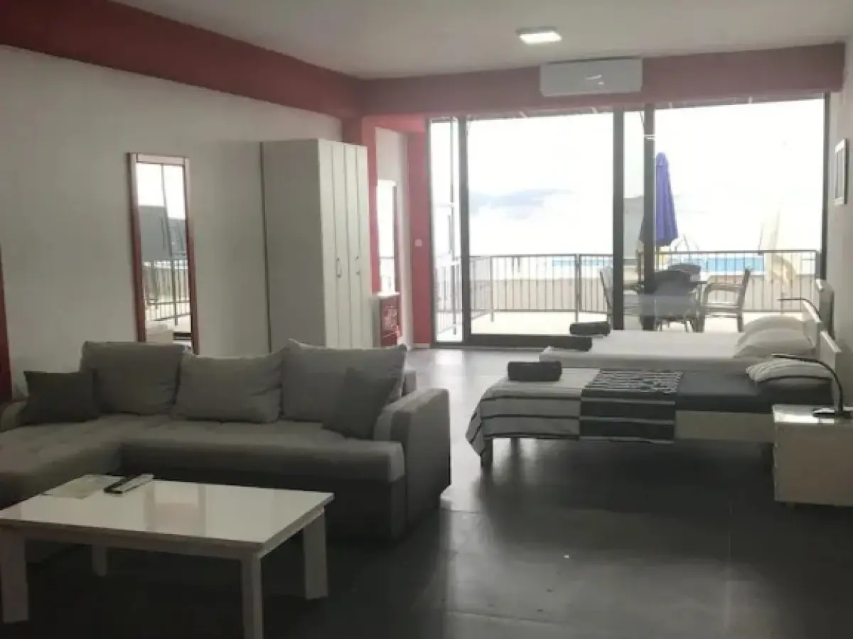 Apartments Red Beach