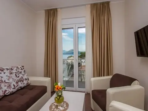 Bristol Apartments - Photo 4